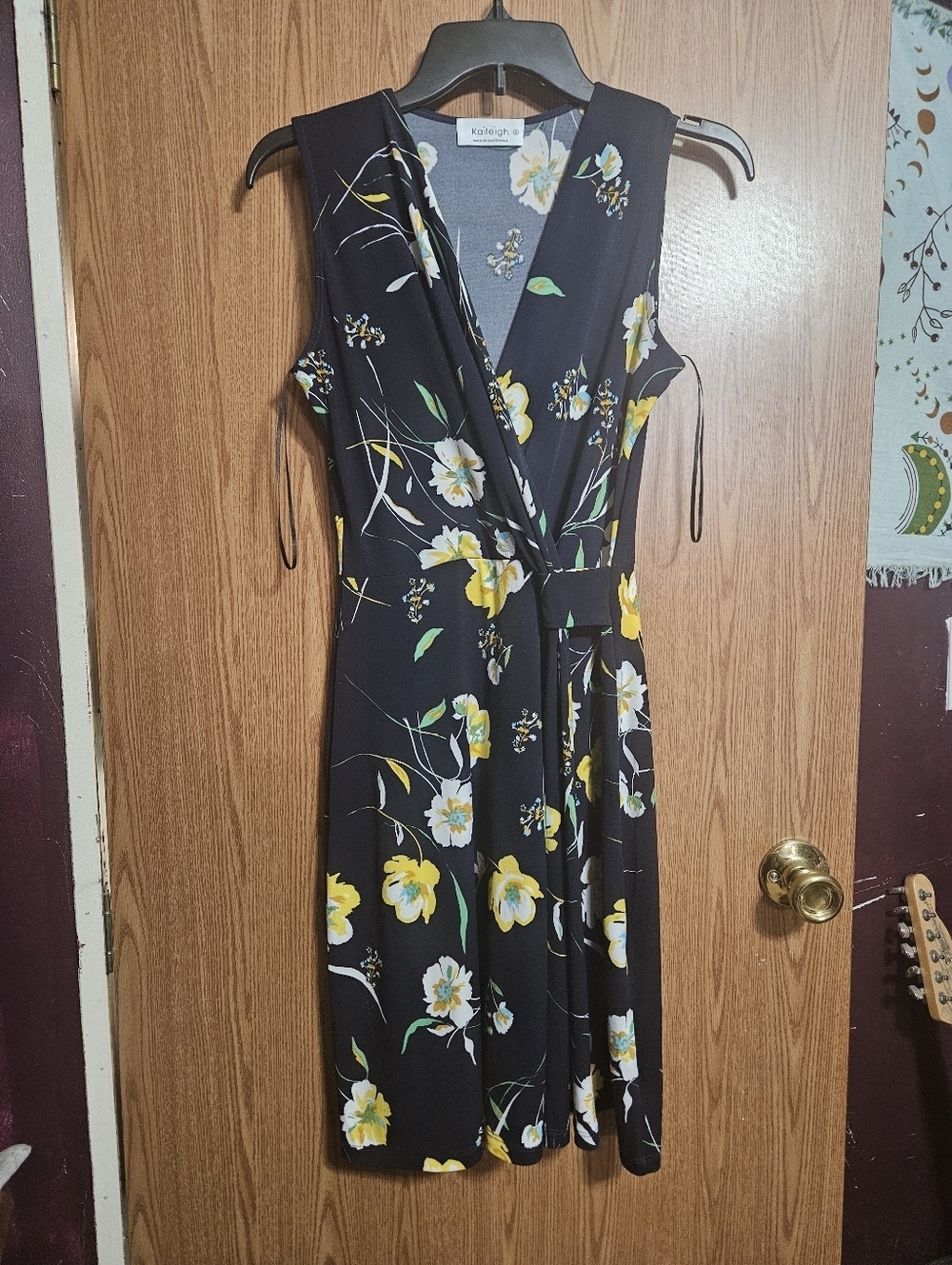 Kaileigh Seanna Faux Wrap Navy Blue Floral Cocktail Dress Size Small!